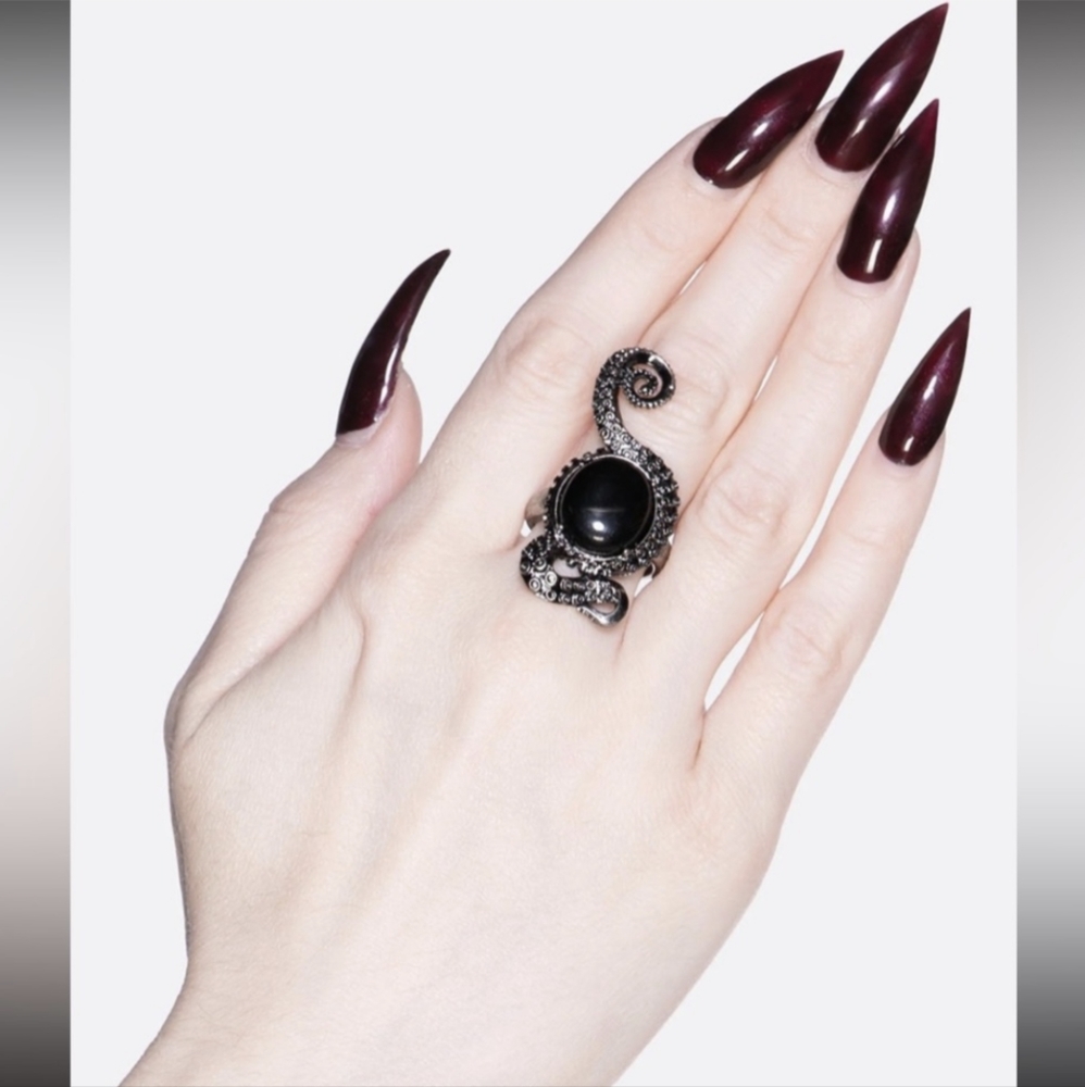 Killstar "Stuck on you" tentacle ring